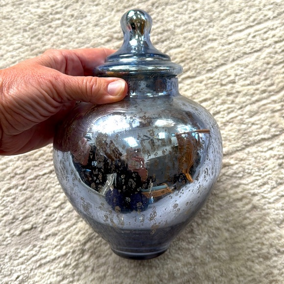 Blue/Purple Hue Mercury Glass Genie Bottle Container W/ Lid -Excellent Condition - Picture 3 of 5